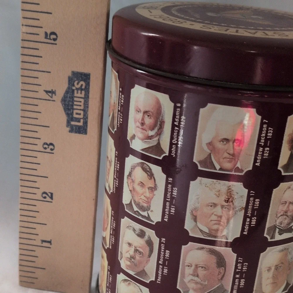 Valleybrook Farms US Presidents Maroon Beige Tin 1985 Presidential Collectible